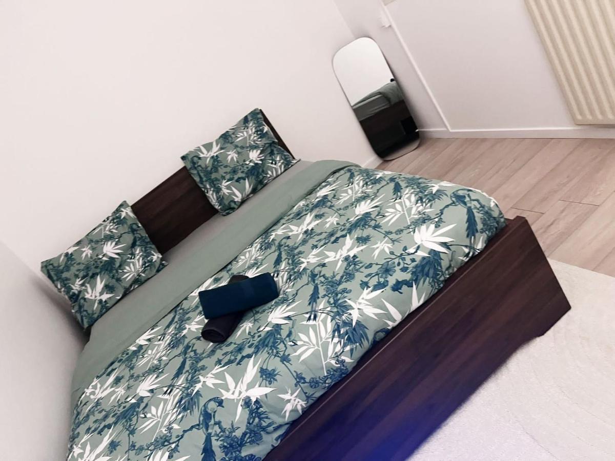 Logement Entier Chambre+Salon + Jardin & Terrasse Les Ulis Exterior photo