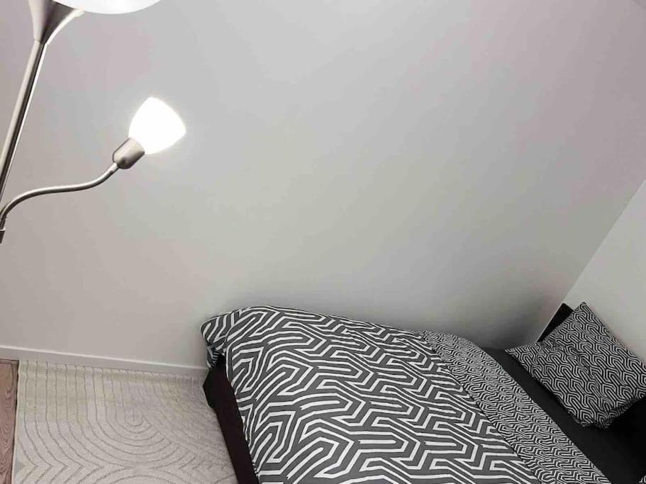 Logement Entier Chambre+Salon + Jardin & Terrasse Les Ulis Exterior photo