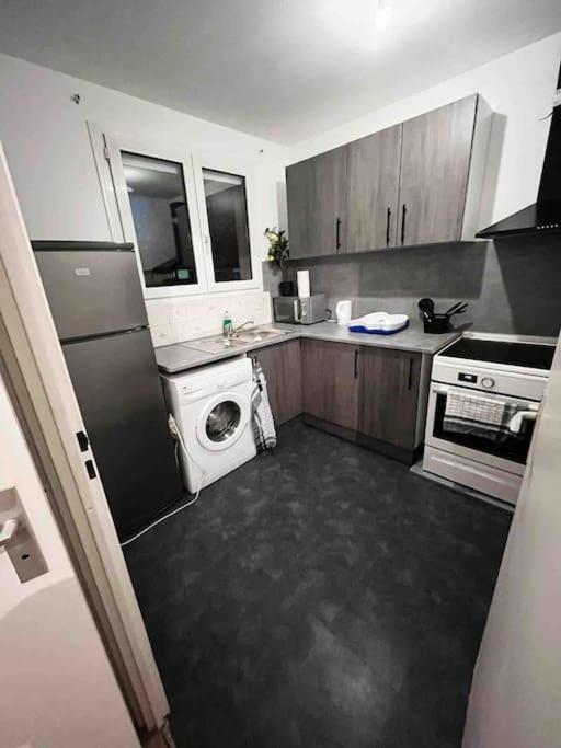Logement Entier Chambre+Salon + Jardin & Terrasse Les Ulis Exterior photo