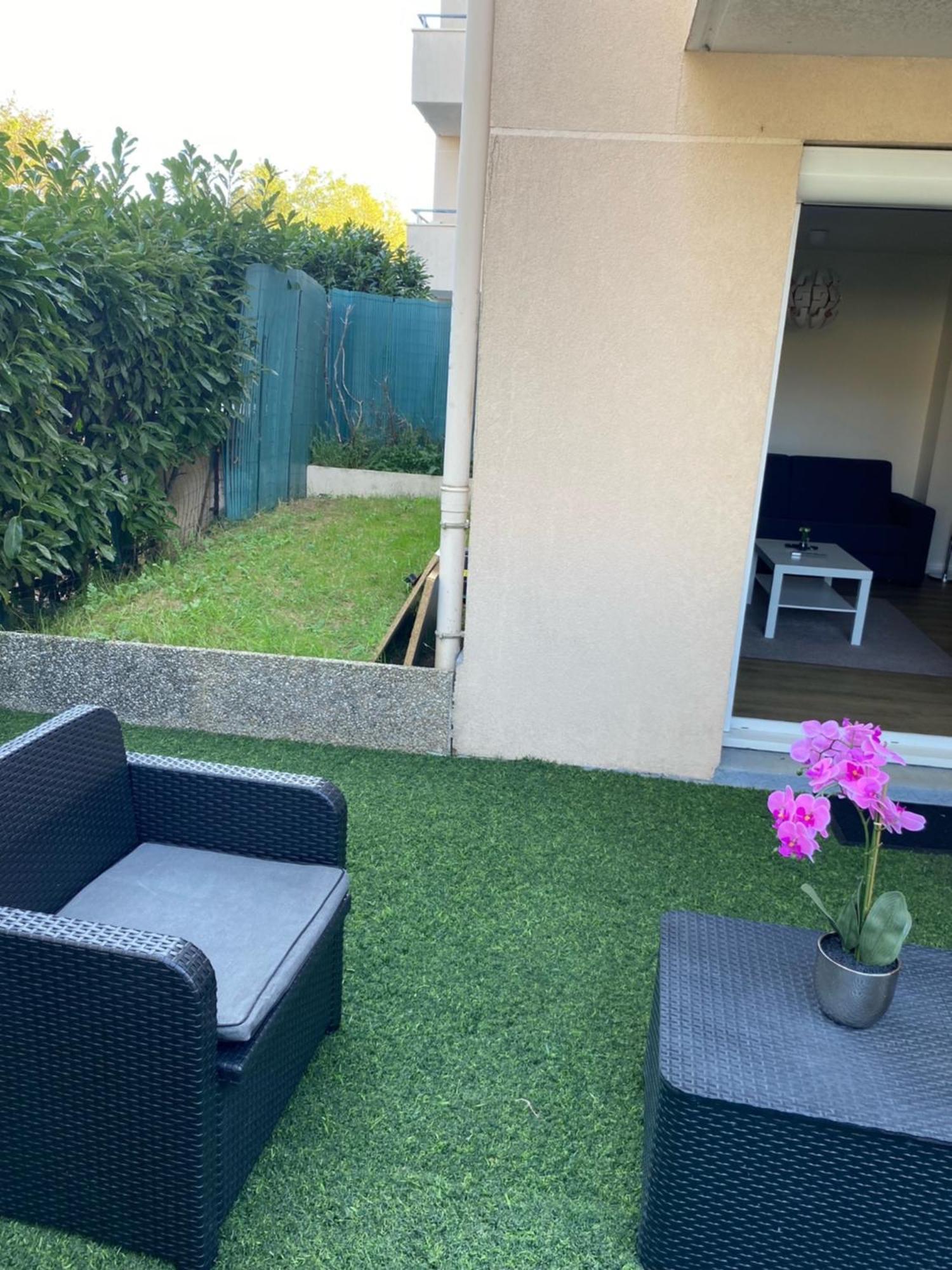 Logement Entier Chambre+Salon + Jardin & Terrasse Les Ulis Exterior photo